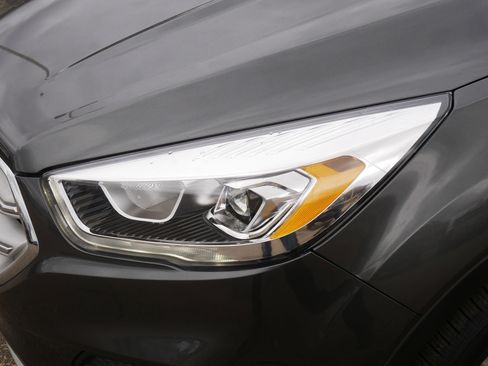 Used 2019 Ford Escape SEL AWD/4WD image 16