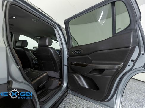 Used 2023 GMC Acadia AT4 w/ Technology Package image 37