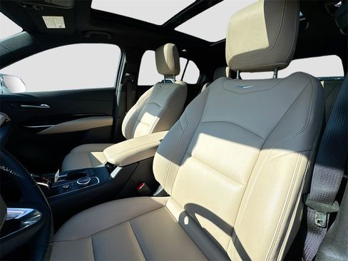 Used 2024 Cadillac XT4 Luxury image 18