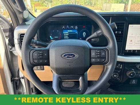 New 2026 Ford F250 XLT w/ XLT Premium Package AWD/4WD image 16
