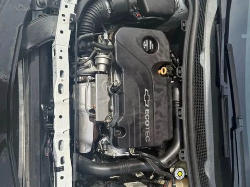 Used 2017 Chevrolet Cruze LT w/ RS Package image 34