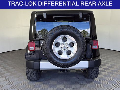Used 2015 Jeep Wrangler Unlimited Sahara w/ Connectivity Group AWD/4WD image 6