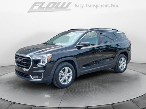 Used 2022 GMC Terrain SLE w/ Driver Convenience Package FWD image 4