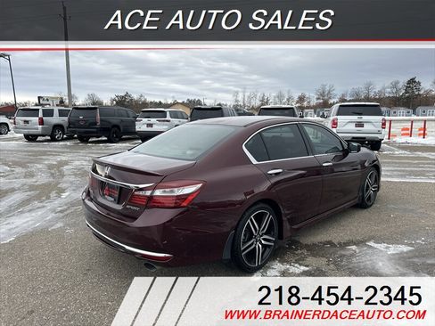 Used 2017 Honda Accord Sport image 4