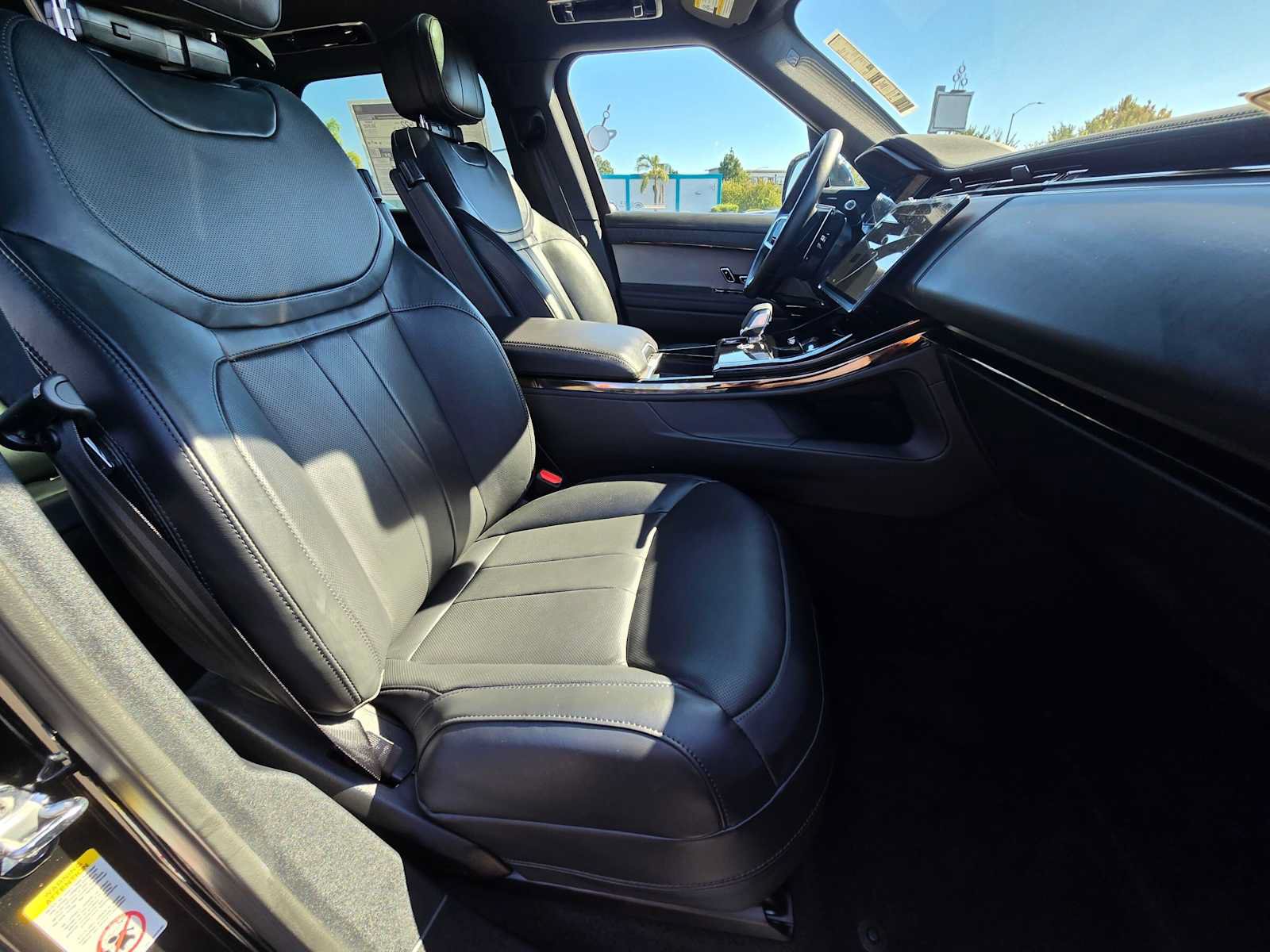 New 2027 Land Rover Range Rover Sport SE AWD/4WD image 10