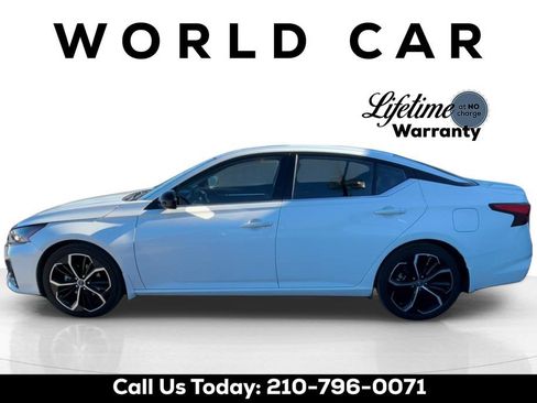 Used 2024 Nissan Altima 2.5 SR w/ SR Premium Package image 6