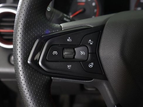 Used 2025 Chevrolet Trax RS image 37