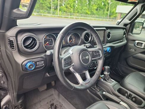 Used 2022 Jeep Wrangler Unlimited Sahara w/ Cold Weather Group AWD/4WD image 11