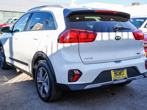 Used 2021 Kia Niro LXS image 9