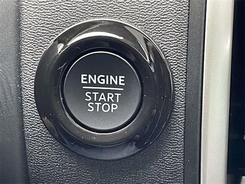 Used 2025 Ford Expedition Active image 30