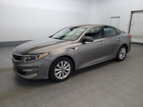 Used 2016 Kia Optima EX image 2