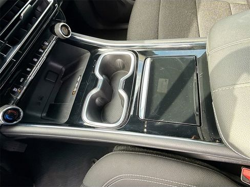 Used 2024 Chevrolet Traverse LT image 24