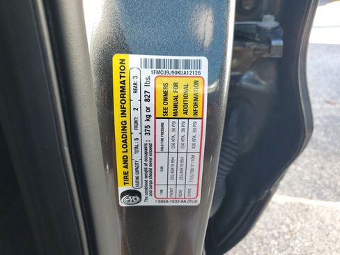 Used 2019 Ford Escape Titanium image 32