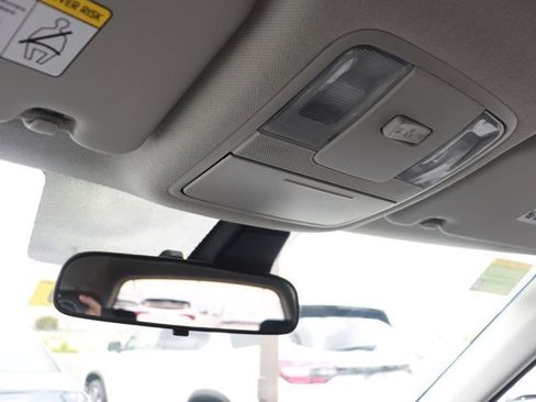 Used 2025 Kia Soul LX w/ LX Technology Package FWD image 24
