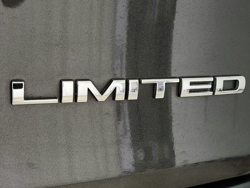 Used 2016 Jeep Cherokee Limited AWD/4WD image 34