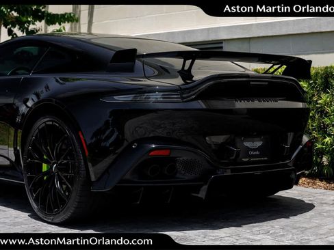 Used 2023 Aston Martin V8 Vantage Coupe RWD image 35