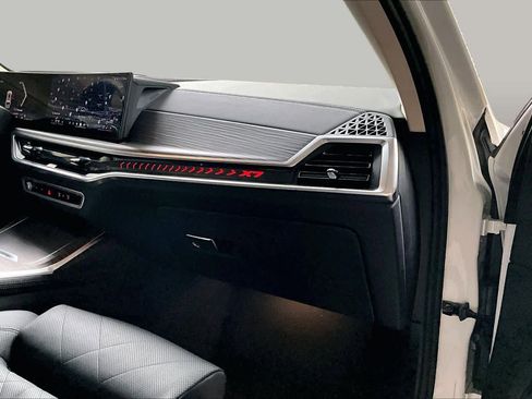 Certified 2026 BMW X7 xDrive40i AWD/4WD image 18