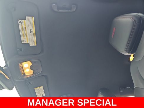 Used 2024 Chevrolet TrailBlazer RS w/ Convenience Package AWD/4WD image 30