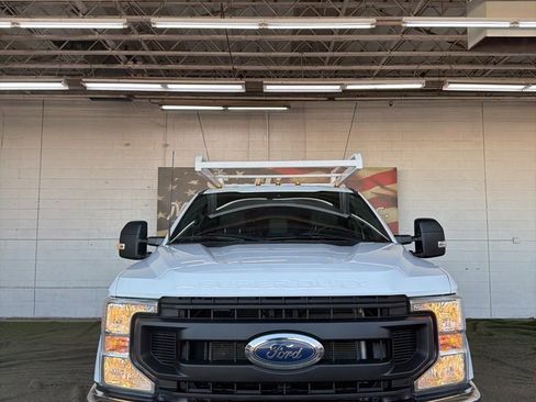 Used 2022 Ford F350 XL w/ Power Equipment Group image 5
