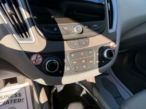 Used 2023 Chevrolet Malibu LT image 20