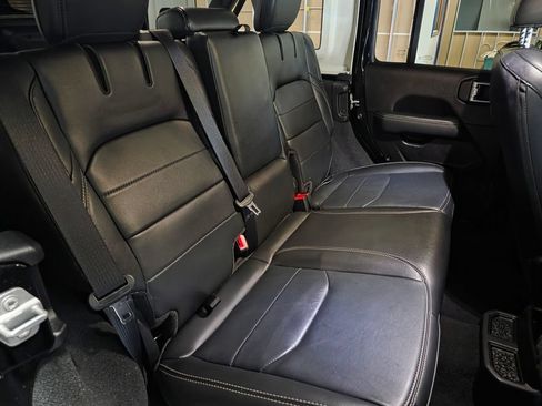 Used 2022 Jeep Wrangler Unlimited Sahara w/ Dual Top Group AWD/4WD image 22