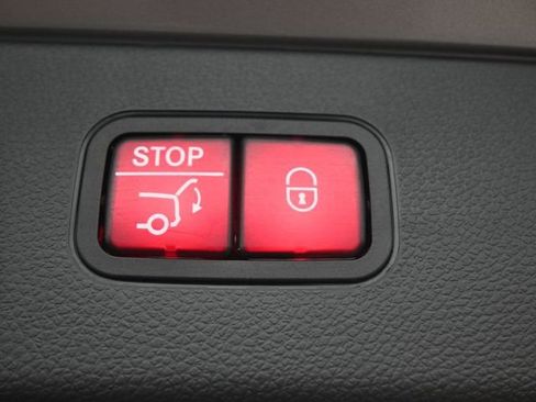 Used 2022 Mercedes-Benz GLC 43 AMG 4MATIC image 16