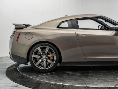Used 2009 Nissan GT-R Premium AWD/4WD image 30