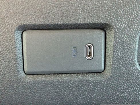 New 2026 Chevrolet Suburban High Country image 17