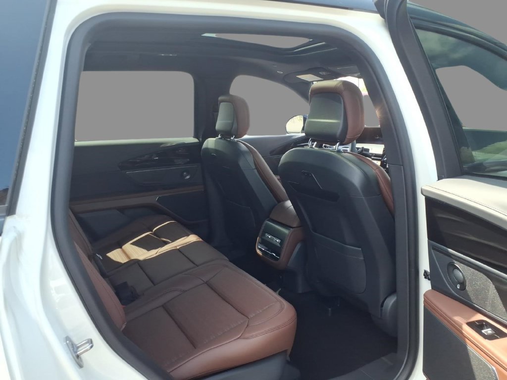 New 2026 Lincoln Nautilus Reserve AWD/4WD image 10