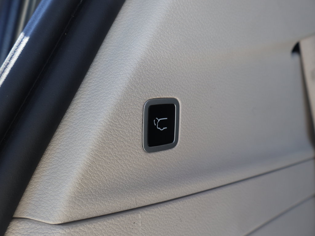 Used 2023 Chrysler Pacifica Touring-L FWD image 19