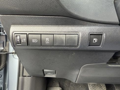 Certified 2025 Toyota Corolla SE image 32