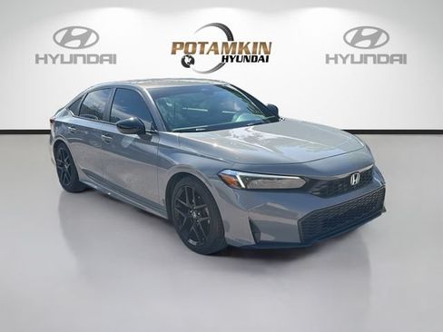 Used 2025 Honda Civic Sport image 3