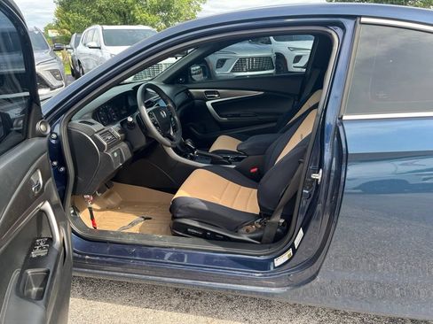 Used 2017 Honda Accord EX image 5