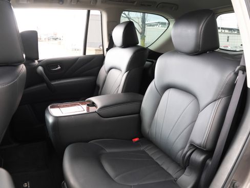 Used 2017 INFINITI QX80 2WD w/ Deluxe Technology Package image 37