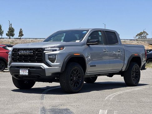 New 2026 GMC Canyon Elevation w/ LPO, Black Badging Package RWD image 6