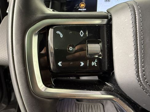 Used 2022 Land Rover Range Rover Velar R-Dynamic S image 16