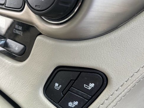 Used 2018 GMC Yukon Denali w/ Denali Ultimate Package image 31