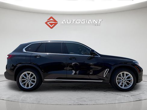 Used 2022 BMW X5 xDrive40i w/ Climate Comfort Package AWD/4WD image 9