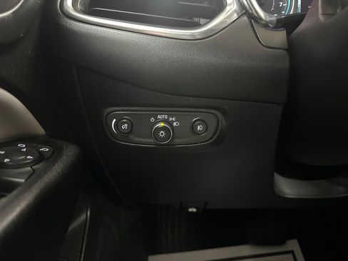 Used 2018 Chevrolet Equinox Premier AWD/4WD image 46