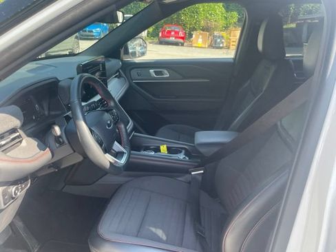 Used 2025 Ford Explorer ST-Line AWD/4WD image 13