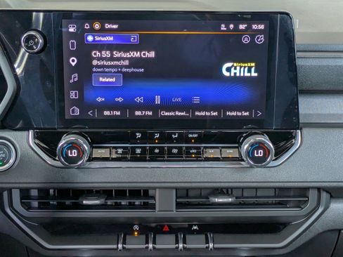 Used 2025 Chevrolet Colorado Trail Boss w/ Midnight Edition AWD/4WD image 18