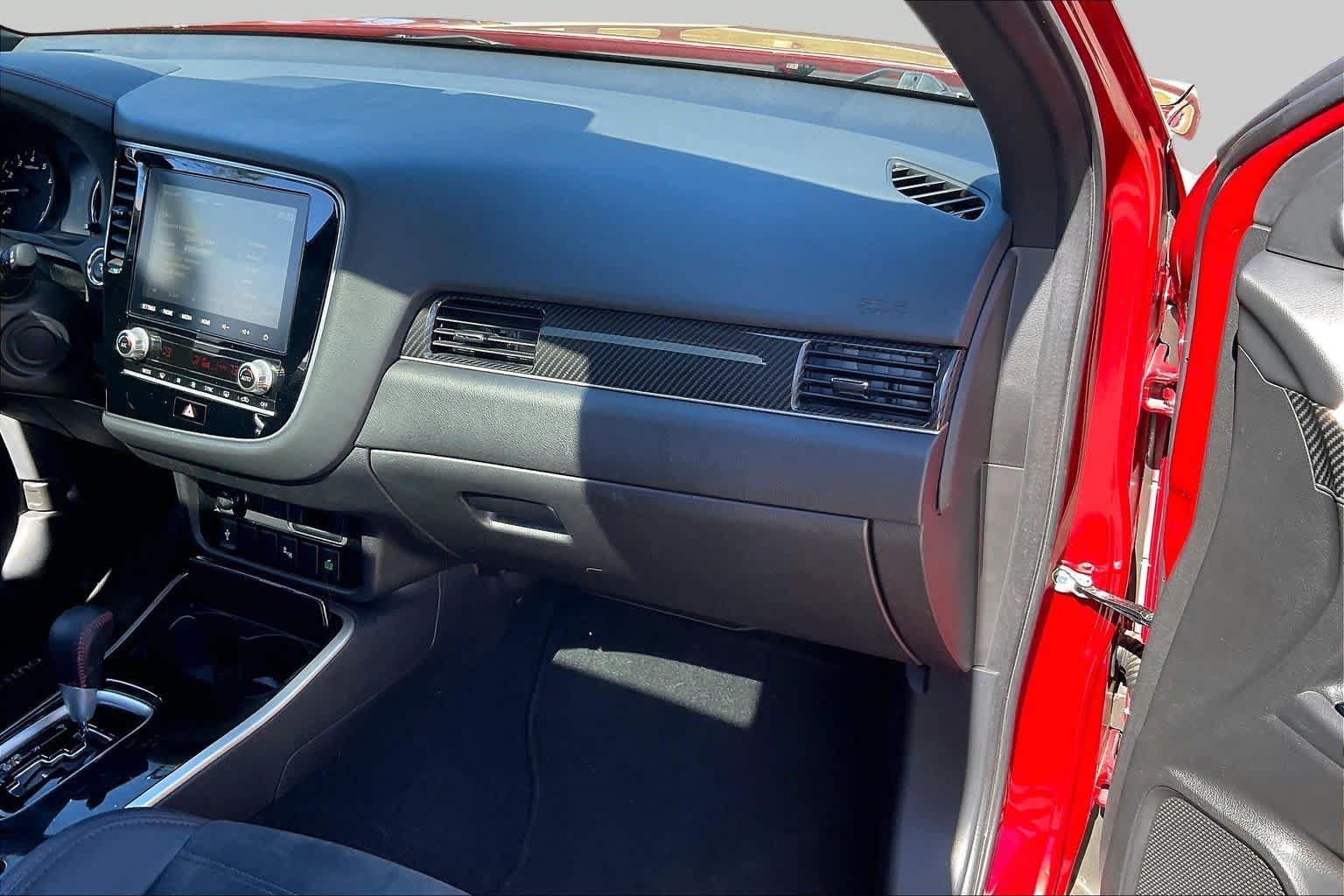 Used 2020 Mitsubishi Outlander LE FWD image 18