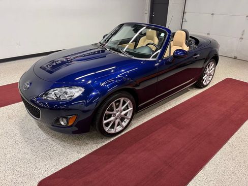 Used 2011 MAZDA MX-5 Miata Grand Touring RWD image 3