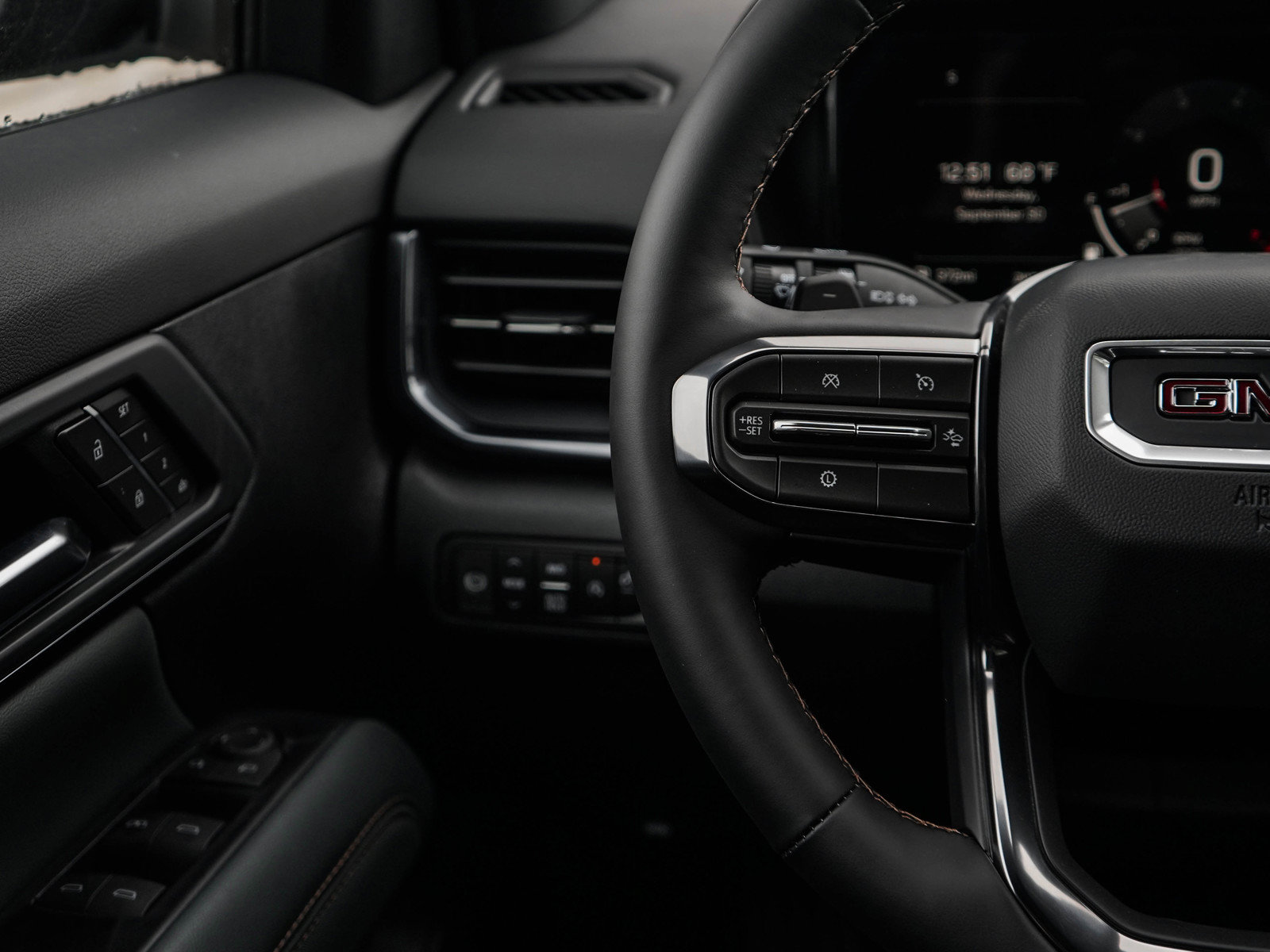 New 2027 GMC Terrain AT4 w/ Convenience Package III AWD/4WD image 21
