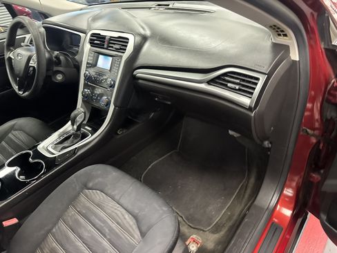 Used 2016 Ford Fusion SE FWD image 13