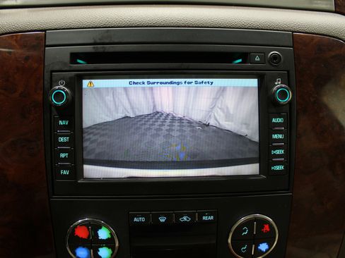 Used 2011 Chevrolet Suburban LTZ image 16