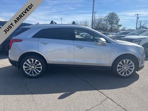 Used 2017 Cadillac XT5 Platinum image 4