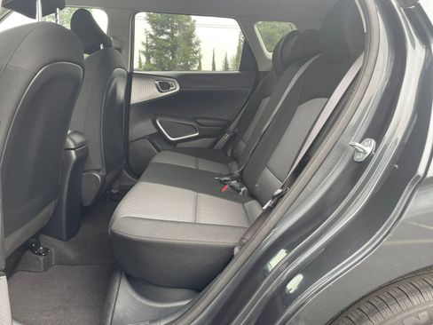 Used 2025 Kia Soul LX w/ LX Technology Package image 21
