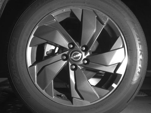 Used 2025 Nissan Rogue SV image 12