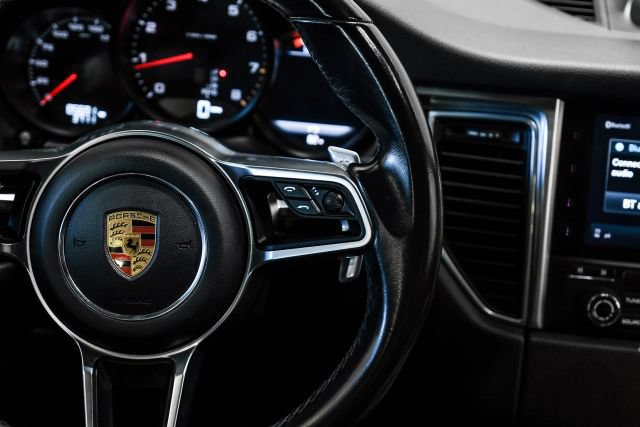 Used 2018 Porsche Macan AWD/4WD image 19